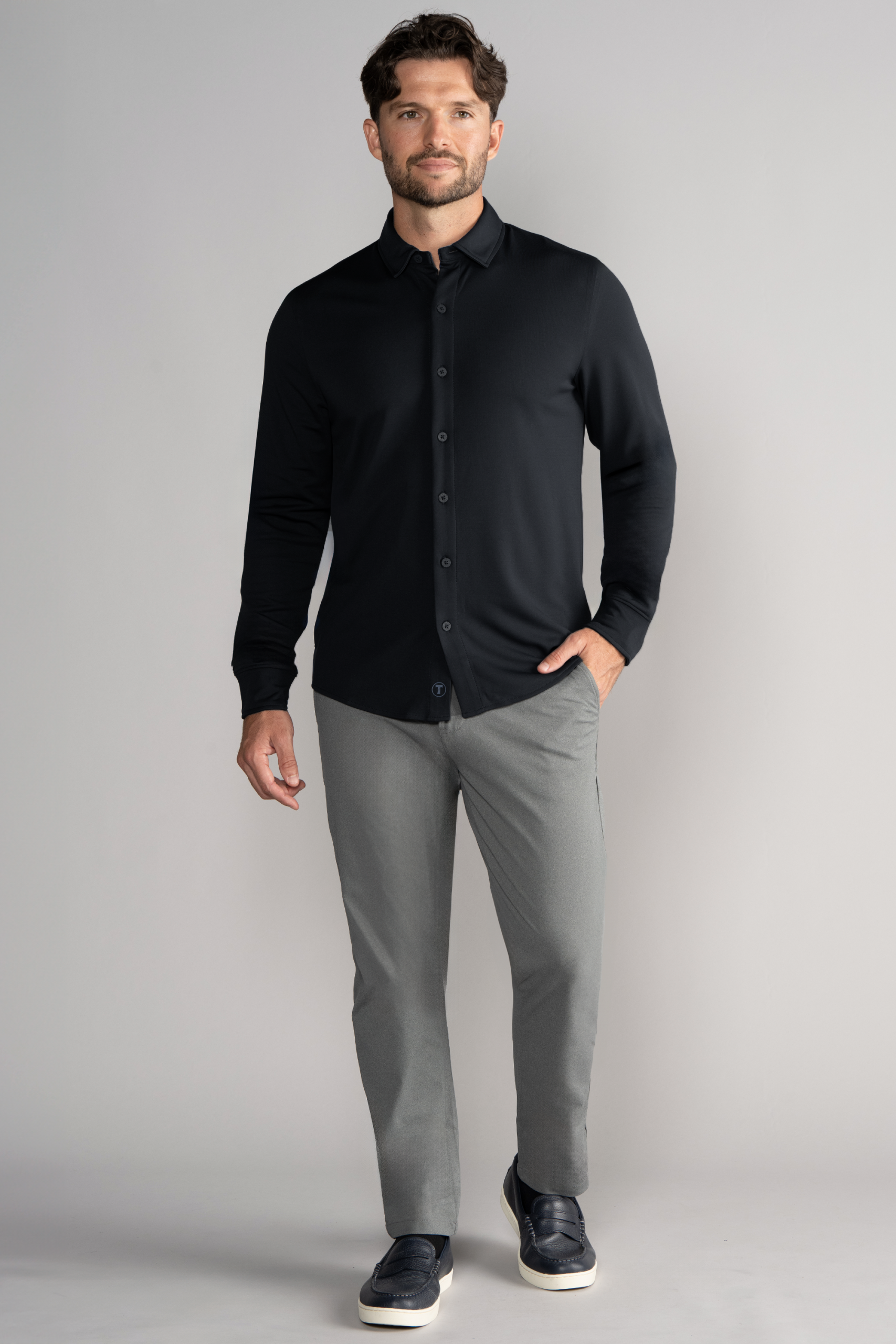 Black-ButtonDown-FullBody-25.1.png
