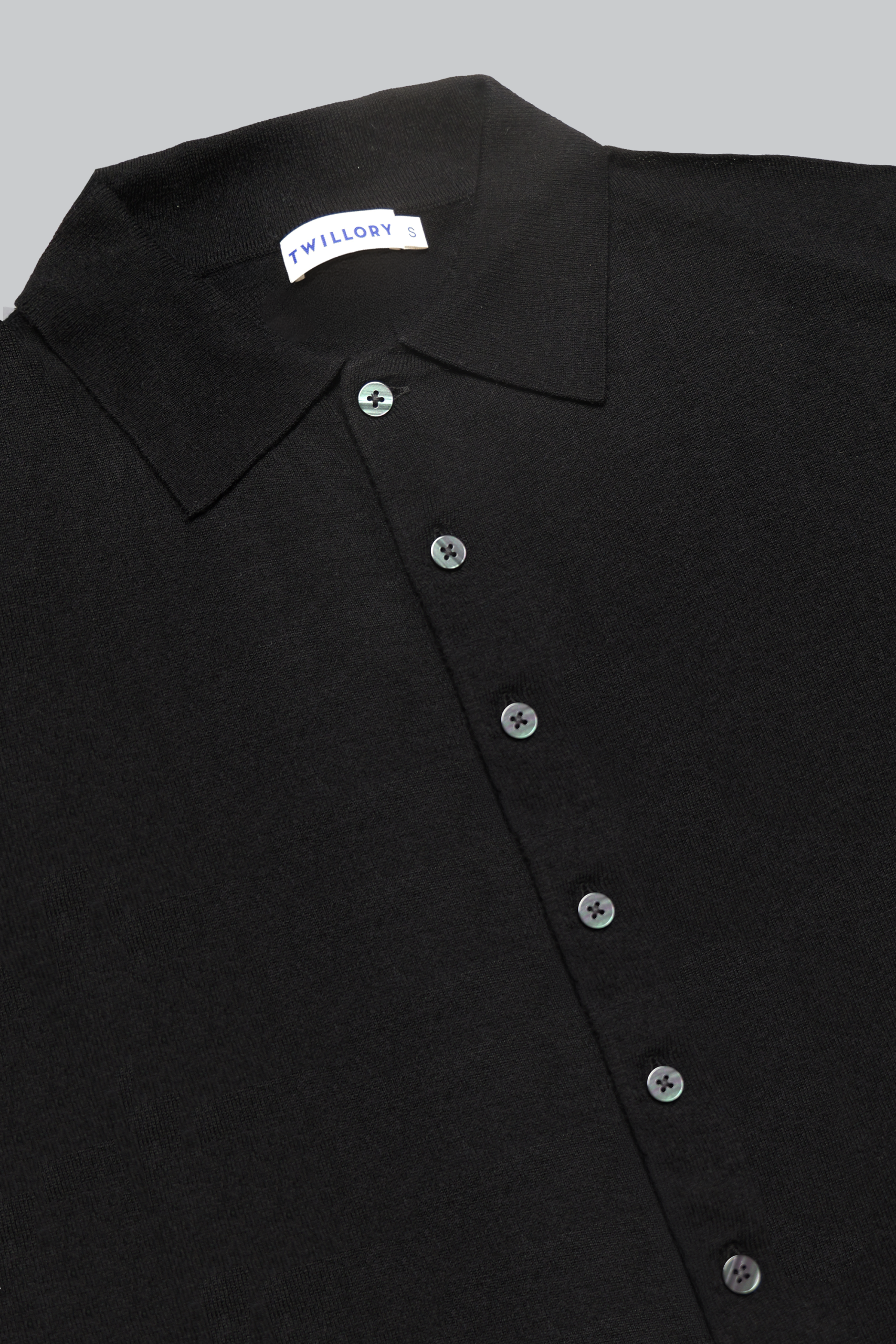 LSButtonDownCardigan-Black-FlatLay-26.1.png