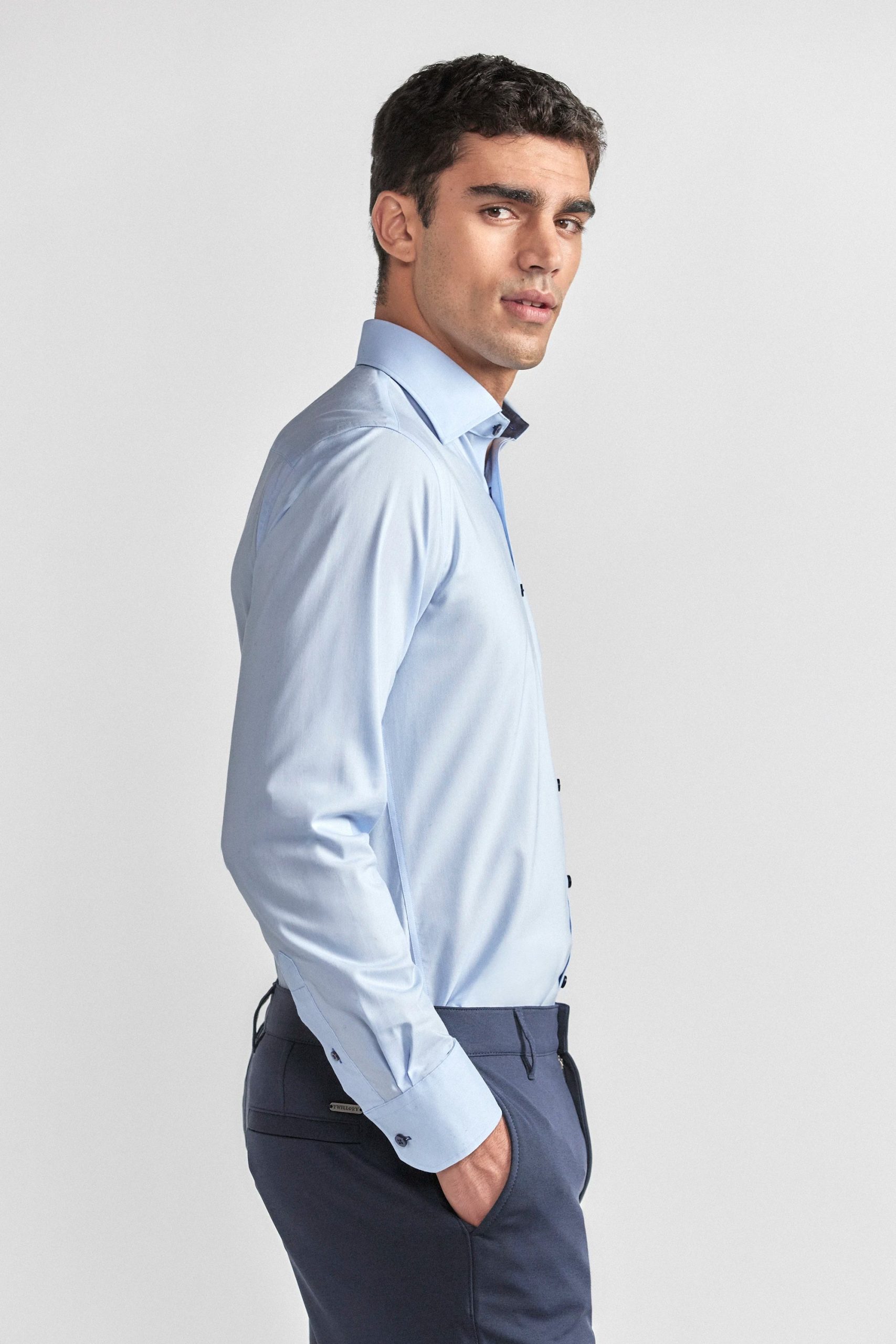 Leader-Blue-Navy-Buttons-Contrast-Side-26.1.jpg