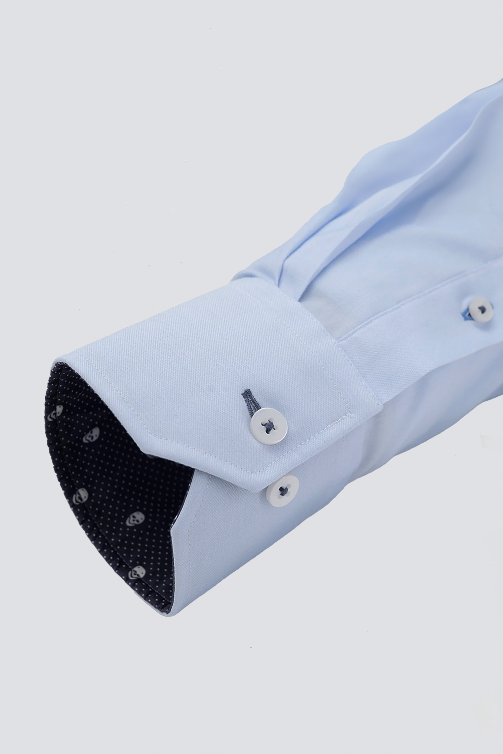 Leader-Contrast-BlueSkull-Cuff.png
