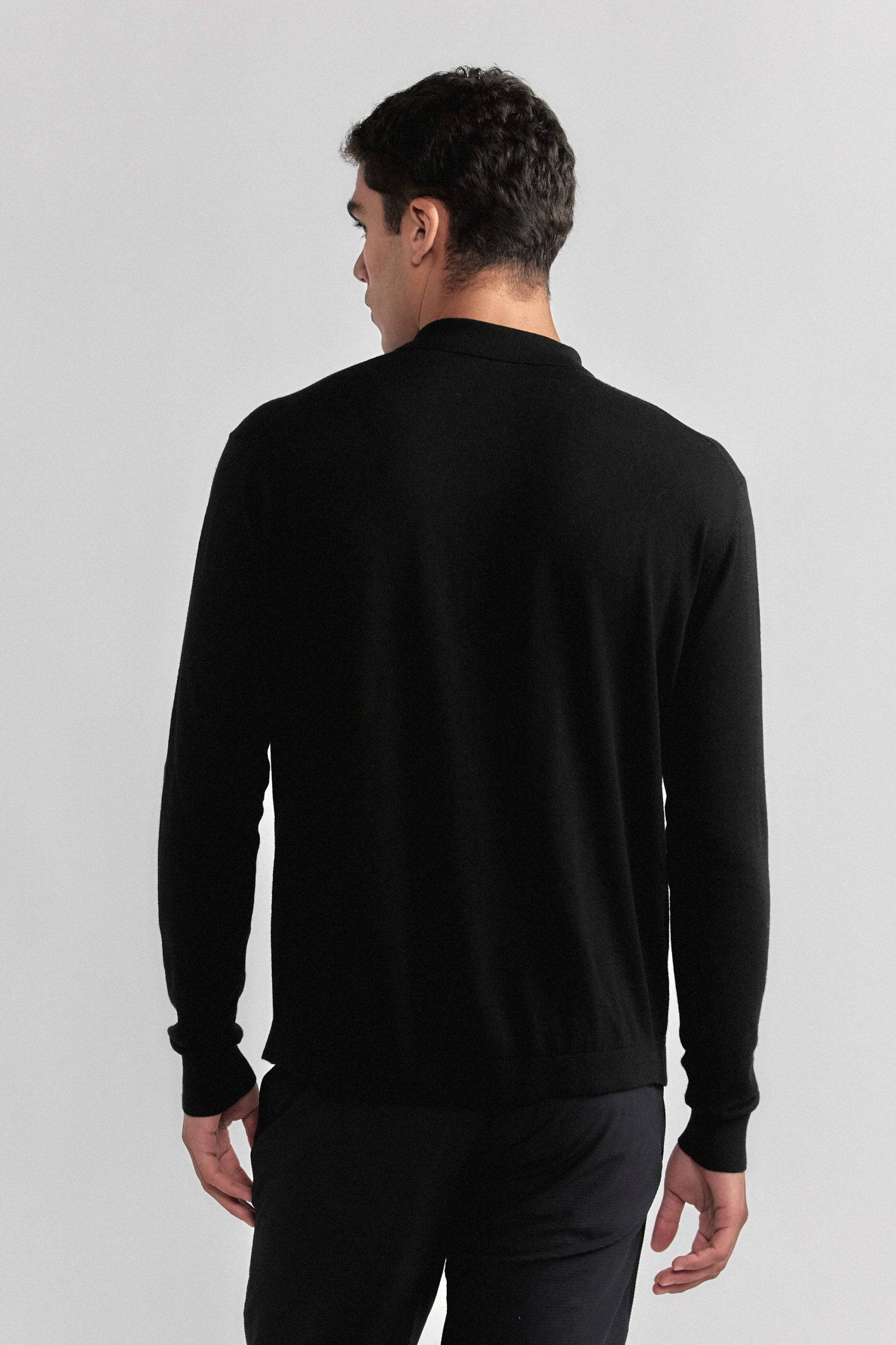 Lightweight-Cashmere-ButtonDown-Black-Back-26.1.jpg