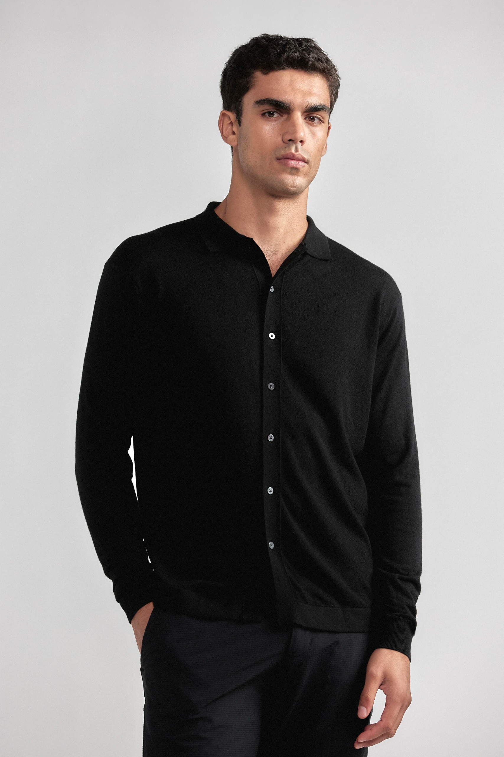Lightweight-Cashmere-ButtonDown-Black-Front-26.1.png