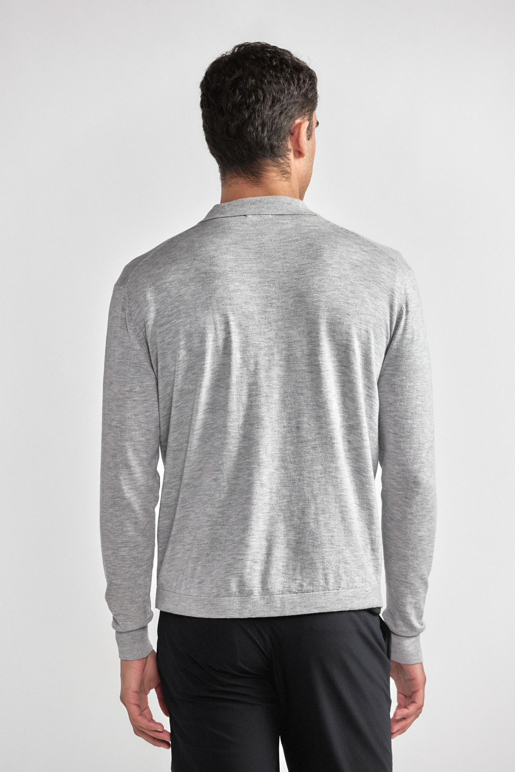 Lightweight-Cashmere-ButtonDown-HeatherLtGrey-Back-26.1.png