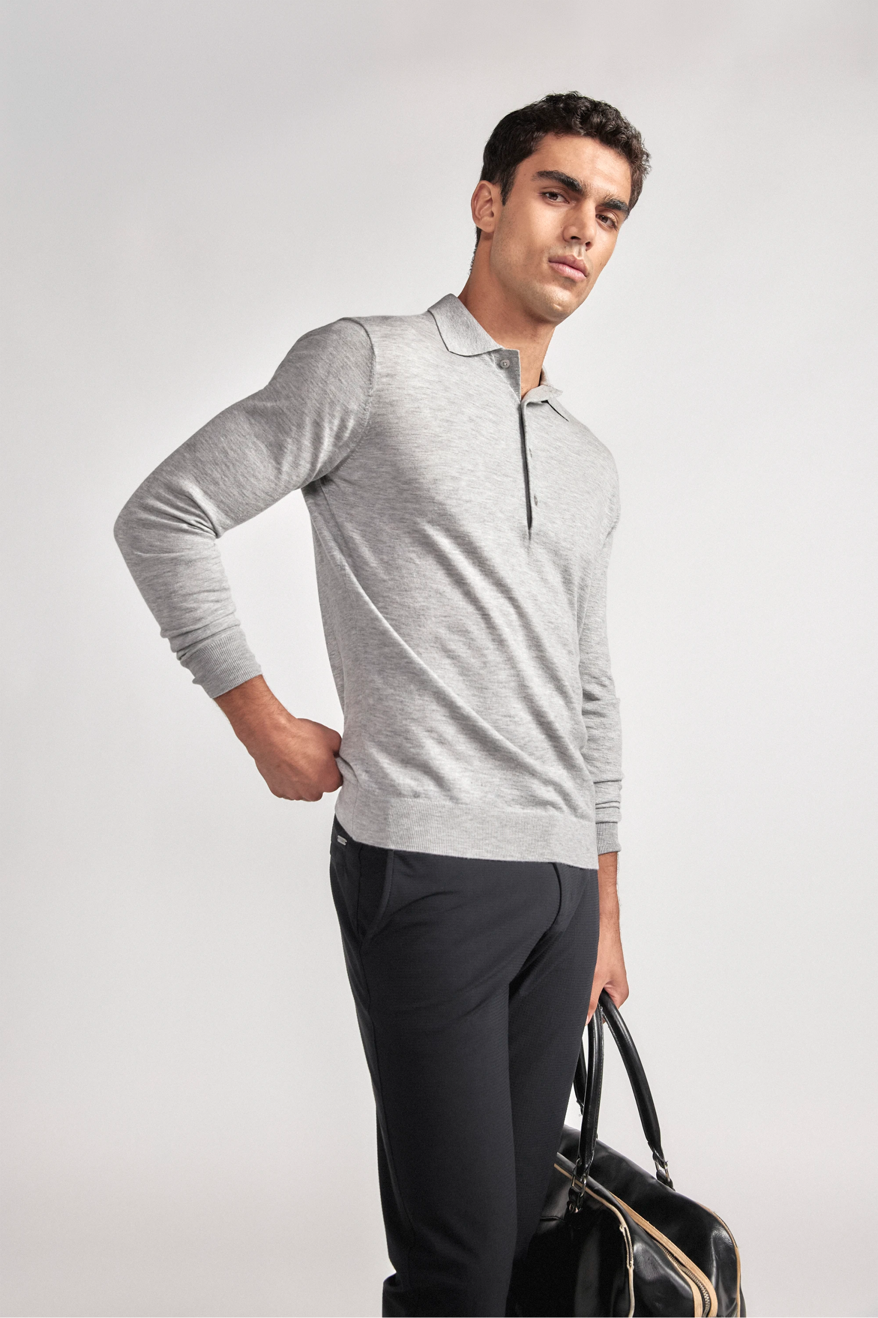 Lightweight-Cashmere-Polo-HeatherGrey-Creative-26.1.png