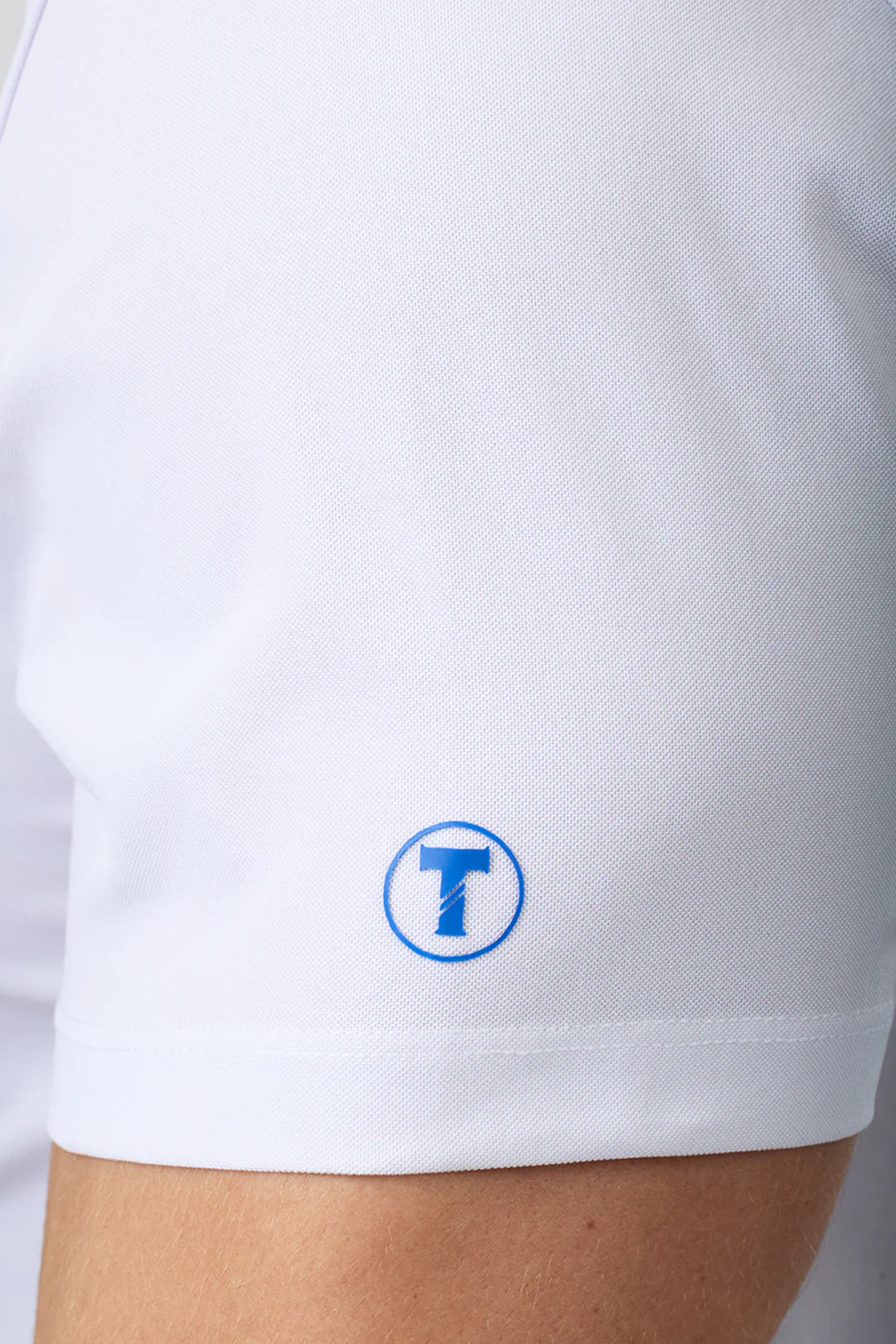 Slim-Fit-Pique-Polo-Contrast-WhiteBlue-Sleeve.png