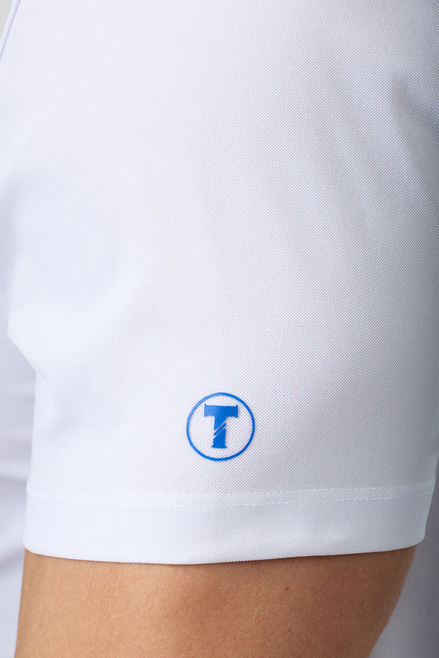 Slim-Fit-Pique-Polo-Solid-Sleeve.png