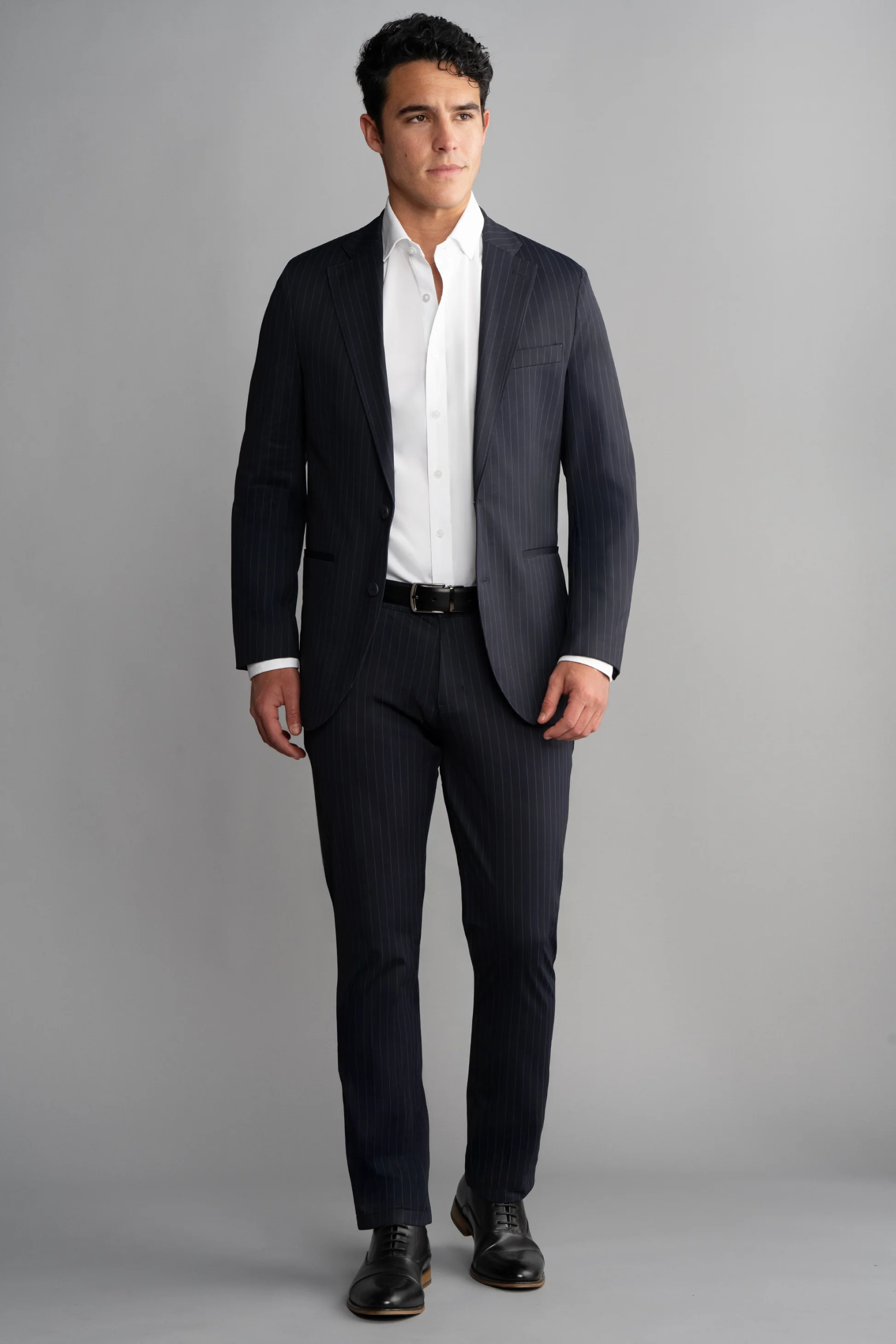 StripedSuit_Navy_Fullbody_25.1.png