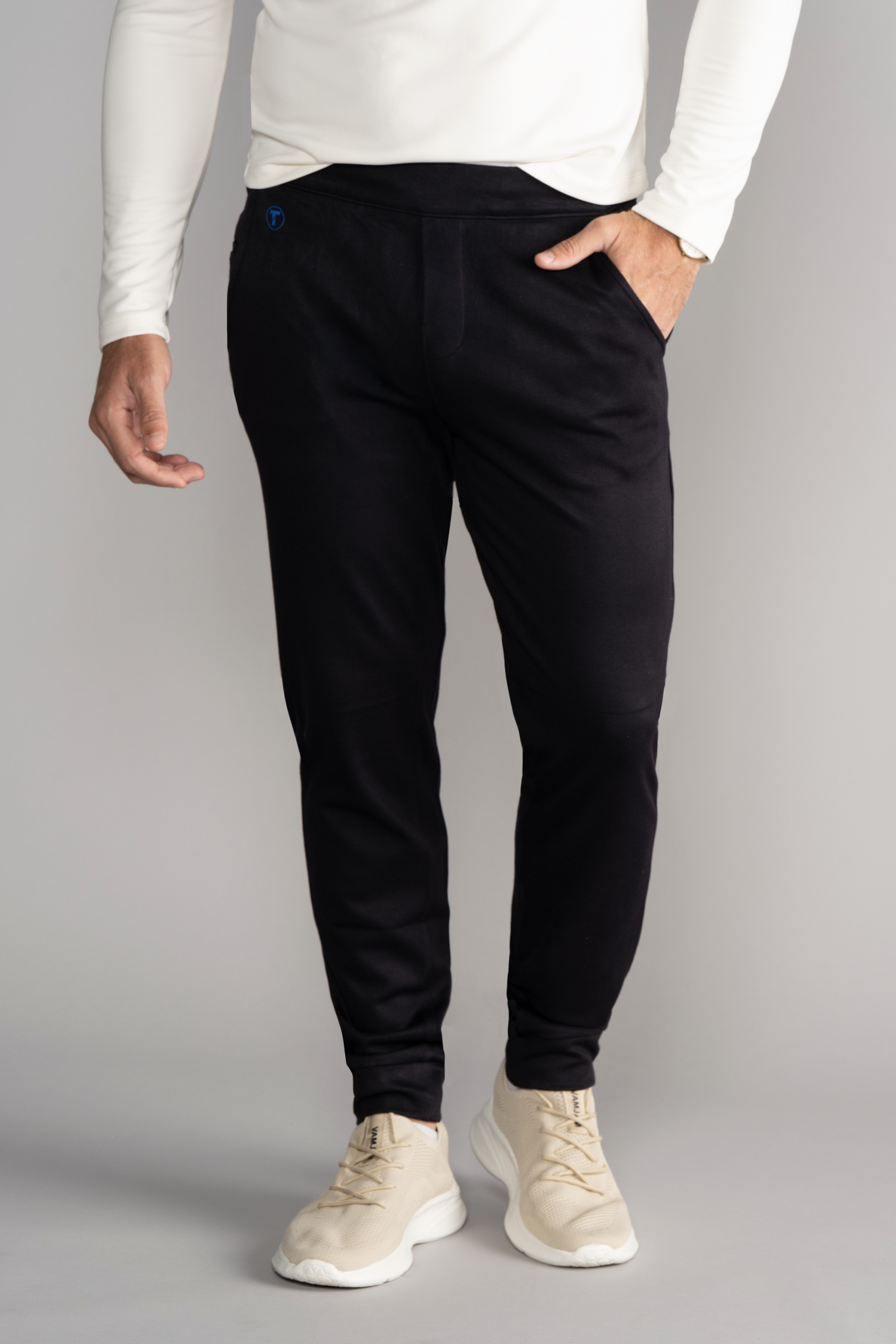 black_ALJ004_M_2025.png