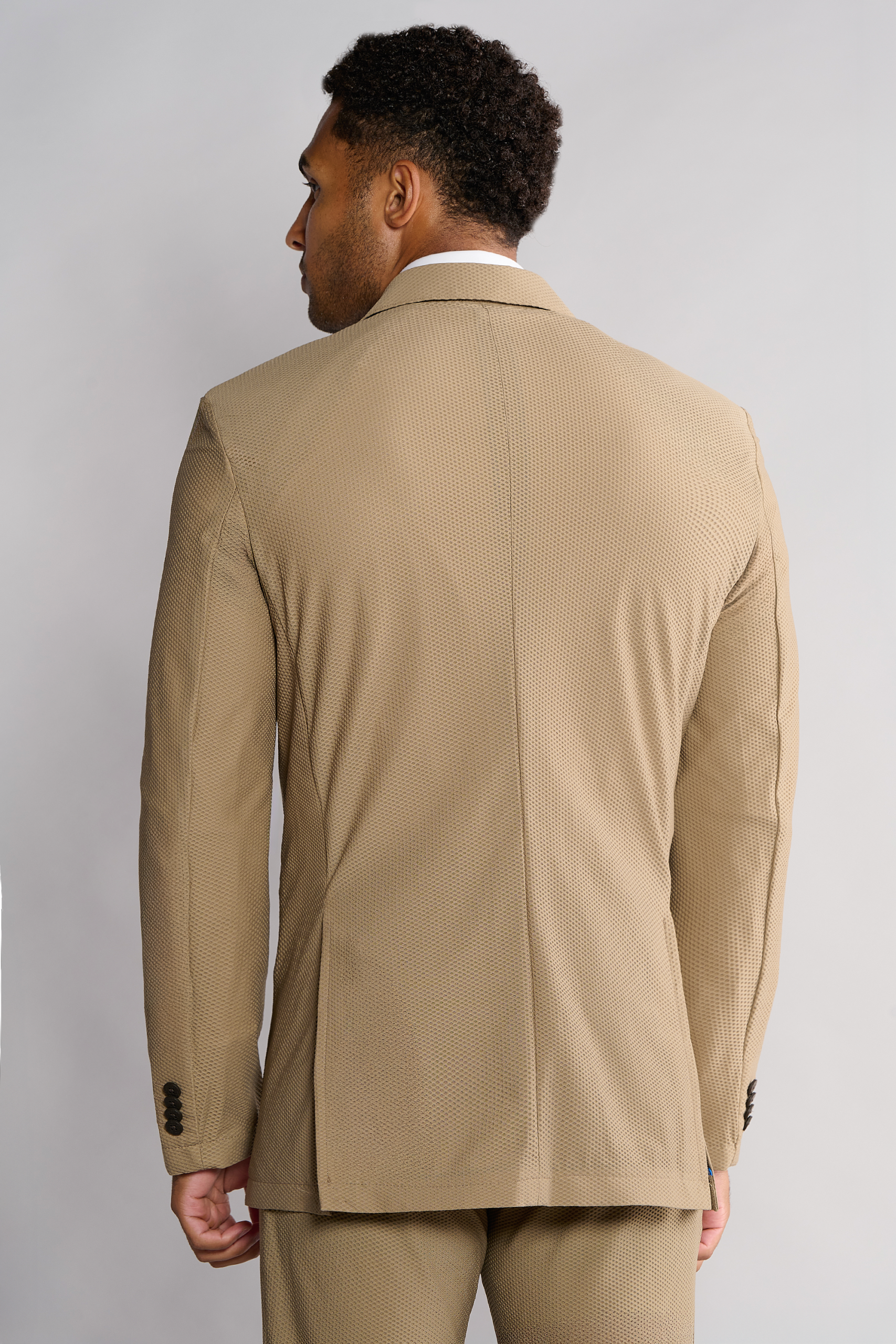 khaki_BZR044_R_2025.png
