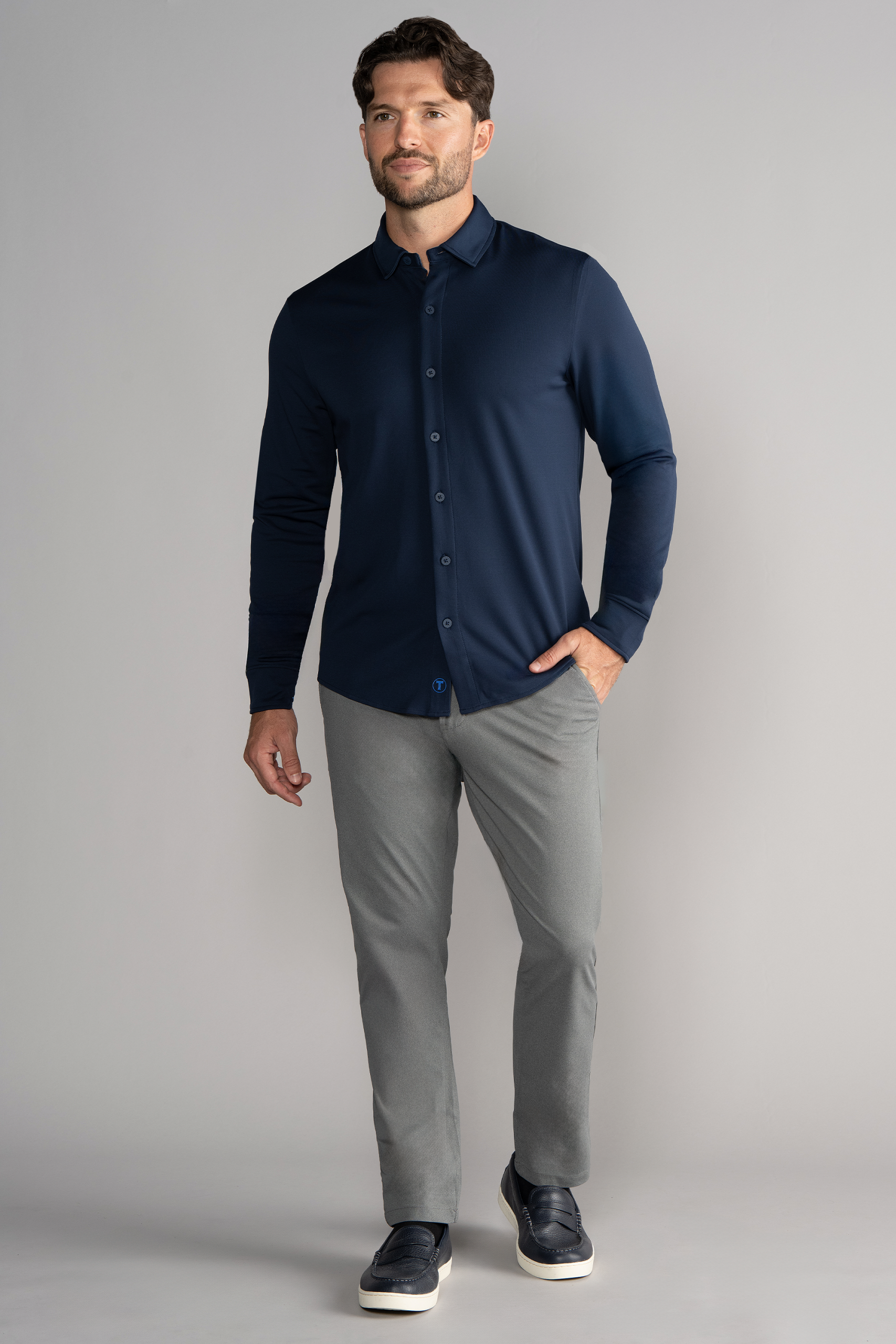 navy_AES004_FB_2025_5bd74dc7-9599-4ea1-94f1-1433f3a6ba41.png