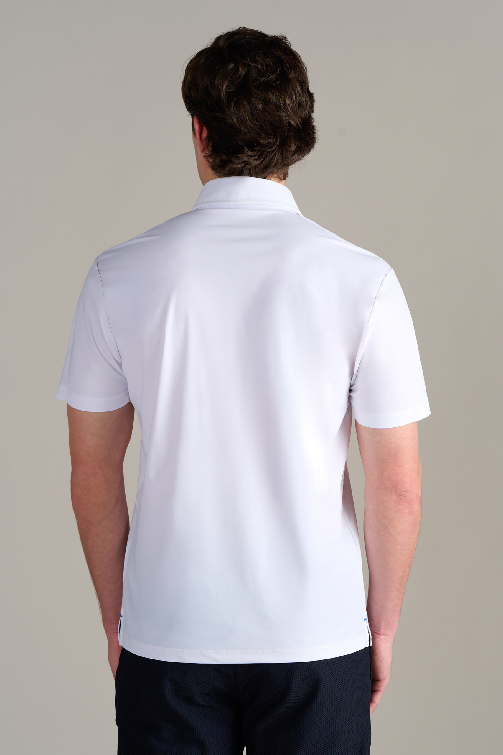 white_DCP001_R_20bf04da-ea6f-43c3-b854-0883d1cc87b5.png